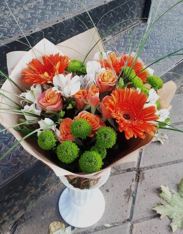 Букет цветов из: Герберы, Хризантемы, Альстромерии и Розы в Зеленокумске