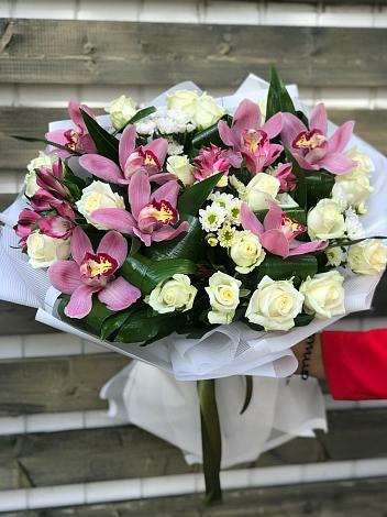 Букет цветов из: Розы и Хризантемы в Зеленокумске