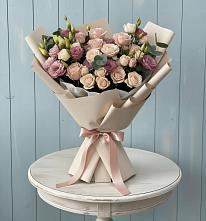 Букет цветов из:  Розы и Лизиантусы в Зеленокумске