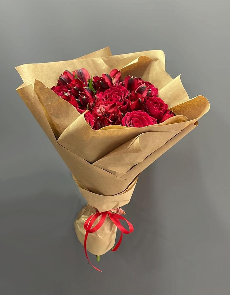 Букет цветов из: Альстромерии и Розы в Зеленокумске