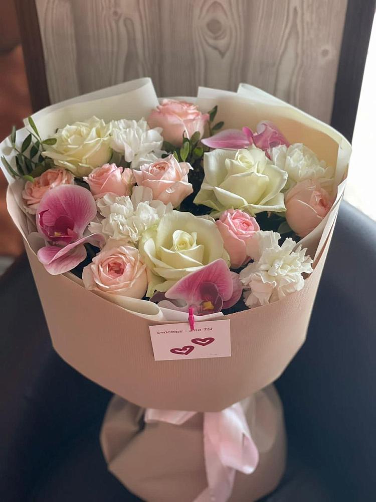 Букет цветов из: Орхидеи, Розы и Гвоздики в Зеленокумске