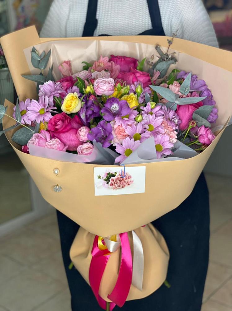 Букет цветов из: Хризантемы, Гвоздики и Альстромерии в Зеленокумске