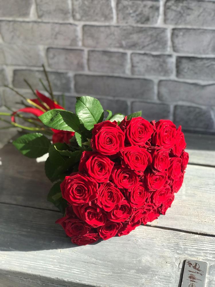 Букет Красные розы Фридом в Зеленокумске
