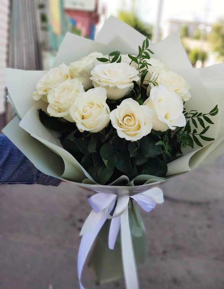 Букет Белые розы Проуд в Зеленокумске