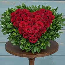 Цветочная композиция из Розы в виде сердца в Зеленокумске