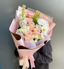 Букет цветов из:  Хризантемы и Розы в Зеленокумске