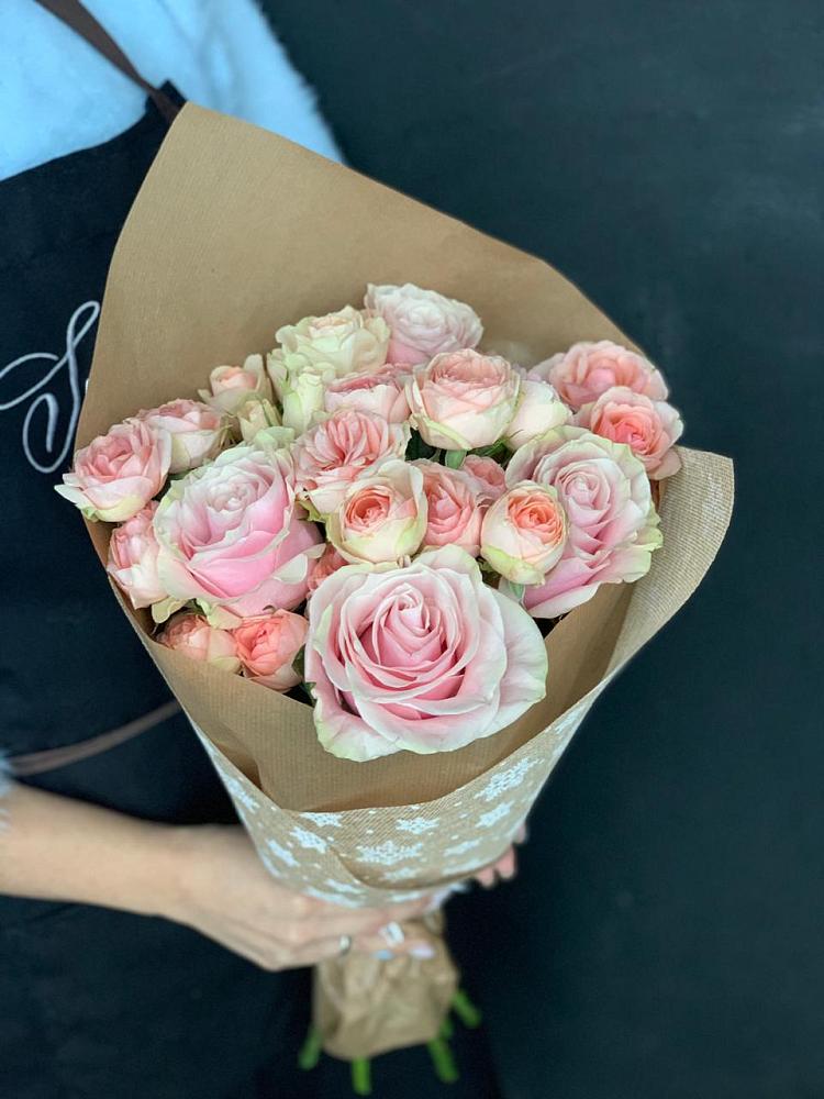 Букет цветов из: Хризантемы и Розы в Зеленокумске