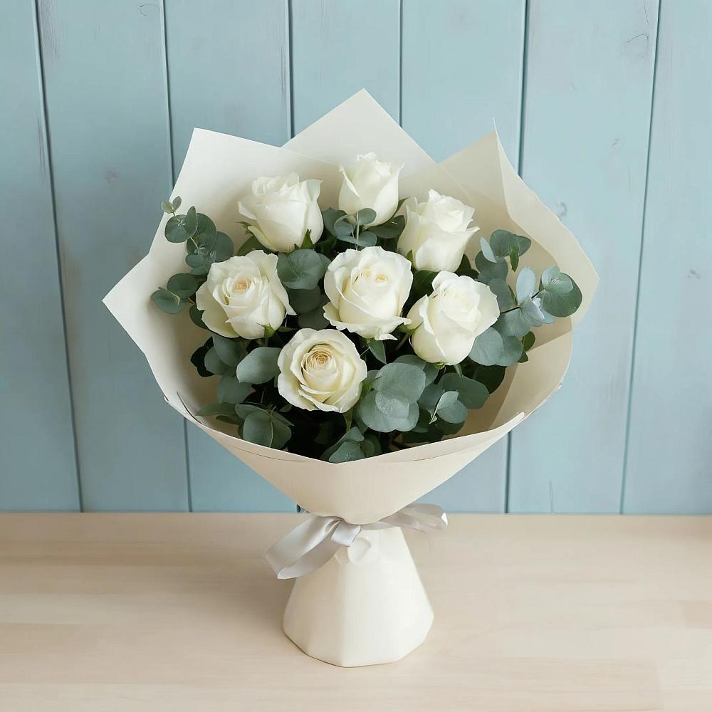 Букет Белые розы в Эвкалипте в Зеленокумске