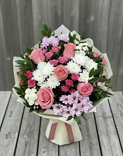 Букет цветов из:  Альстромерии, Гвоздики, Розы и Хризантемы в Зеленокумске