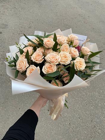 Букет Кремовые розы Латте в Зеленокумске