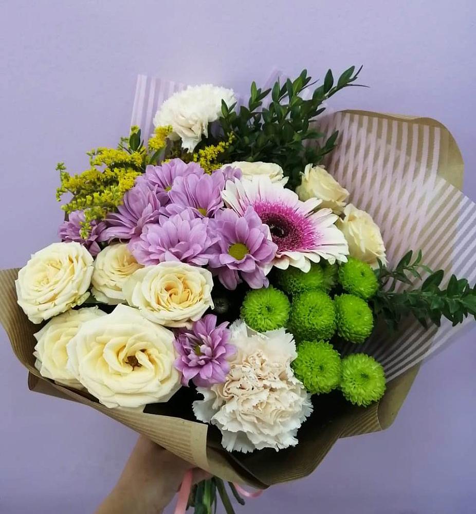 Букет цветов из: Хризантемы, Розы, Гвоздики и Герберы в Зеленокумске