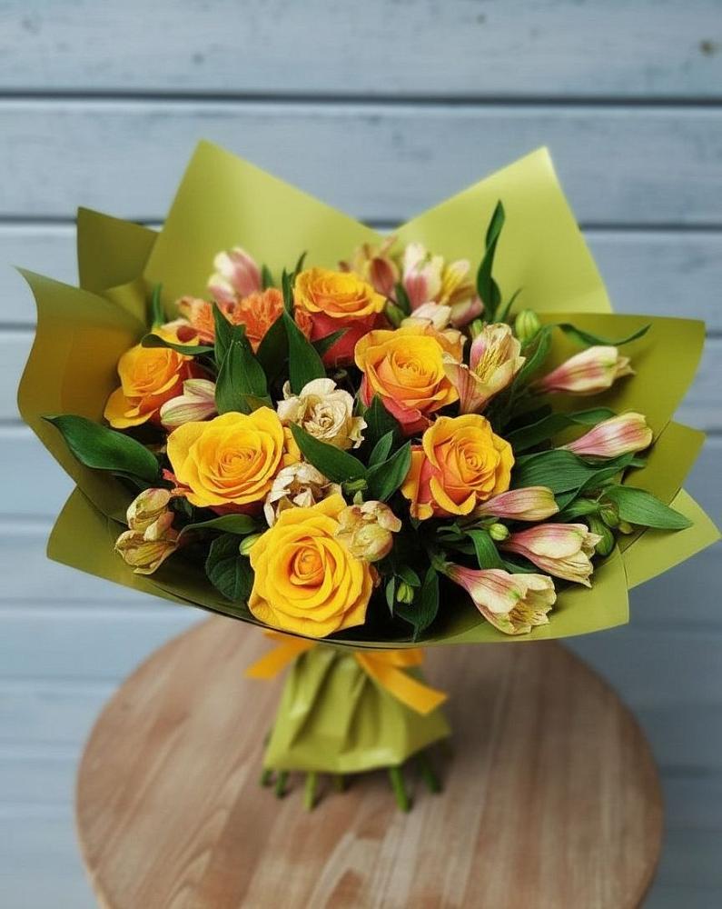 Букет цветов из: Альстромерии и Розы в Зеленокумске