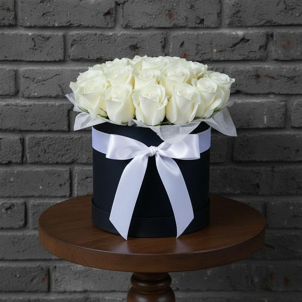 Цветочная композиция из Розы в шляпной коробке в Зеленокумске