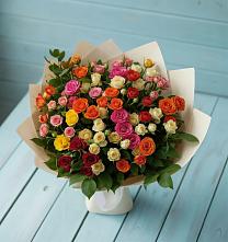 Букет Микс из разноцветных кустовых роз в Зеленокумске